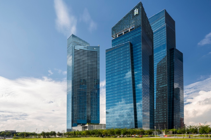 4 Singapore Blue-Chip Stocks Hitting Their 52-Week Highs: Can They Continue to Soar?