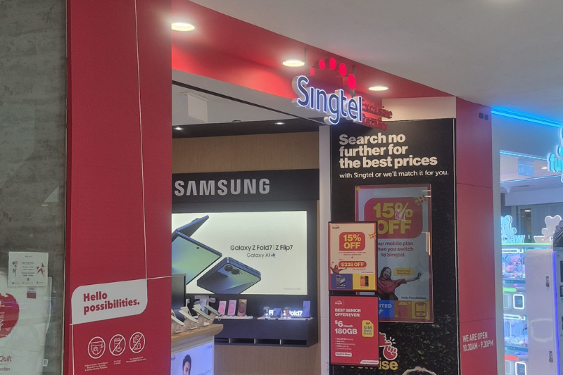 5 Singapore Stocks to Watch During the Geopolitical Storm Singtel (Pic by Rachel)