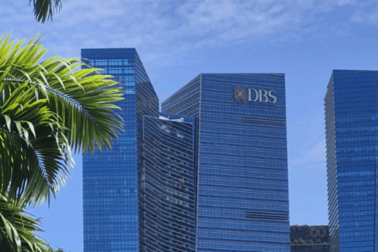 3 SGX Blue Chips Boosting Their Quarterly Dividends by Up to 25% DBS (Photo by Rachel)