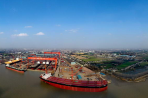 Top SGX Stocks Q3 2026: Only 4 Blue Chips Beat the STI Yangzijiang Shipbuilding